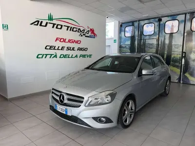 Usata Mercedes A180 109 CV (80 kW) 2013 Grigio Utilitaria