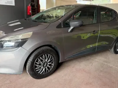 Begagnad Renault Clio IV 72 HK (52 kW) 2014 Grå Sedan