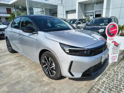 Usata Opel Corsa 101 CV (74 kW) 2025 Argento Utilitaria