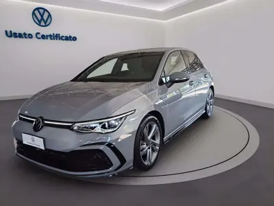 Usata VW Golf VIII R-line 150 CV (110 kW) 2024 Moonston grey Berlina