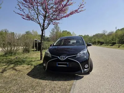 Usata Toyota Yaris Sol 87 CV (63 kW) 2016 Utilitaria
