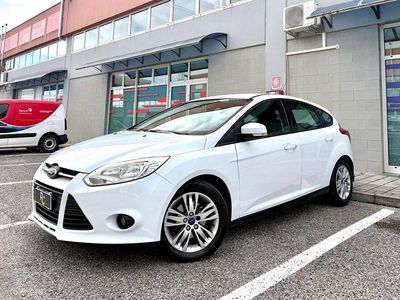 Usata Ford Focus 115 CV (84 kW) 2011 Bianco Berlina