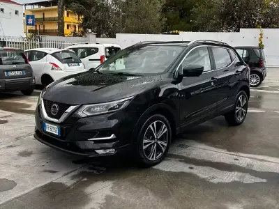 Usata Nissan Qashqai N-Connecta 131 CV (96 kW) 2018 Nero SUV