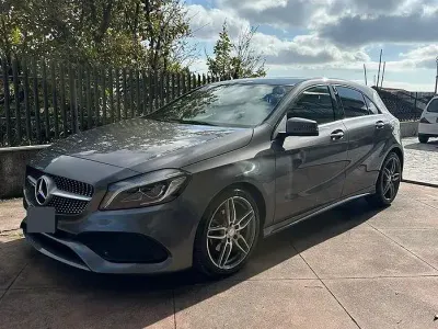 Usata Mercedes A180 Premium 109 CV (80 kW) 2016 Grigio Berlina