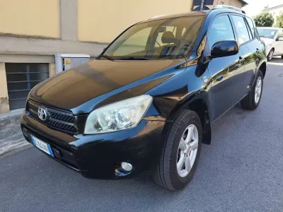 Usata Toyota RAV4 Sol 136 CV (100 kW) 2008 Nero SUV