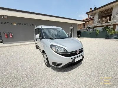 Usata Fiat Doblò 120 CV (88 kW) 2019 Argento Monovolume