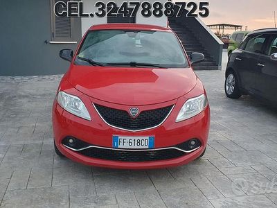 Usata Lancia Ypsilon 95 CV (69 kW) 2016 Rosso Utilitaria