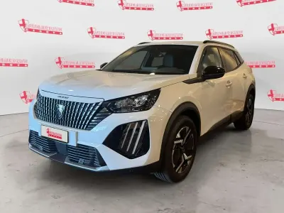 Usata Peugeot 2008 Allure 131 CV (96 kW) 2025 Bianco SUV