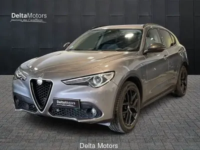 Käytetty Alfa Romeo Stelvio Tech Edition 190 HP (139 kW) 2019 Harmaa Katumaasturi