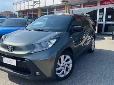 Usata Toyota Aygo X Trend 72 CV (52 kW) 2022 Verde SUV