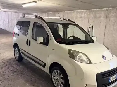 Usata Fiat Qubo Trekking 95 CV (69 kW) 2012 Bianco Monovolume