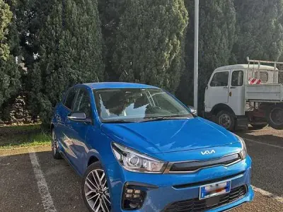 Usado Kia Rio GT-Line 101 HP (74 kW) 2023 Sedan