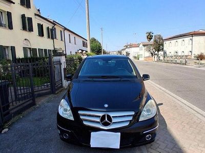 Usata Mercedes B180 109 CV (80 kW) 2010 Nero Monovolume