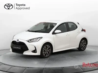 Usata Toyota Yaris Hybrid Trend 115 CV (84 kW) 2022 Bianco Berlina