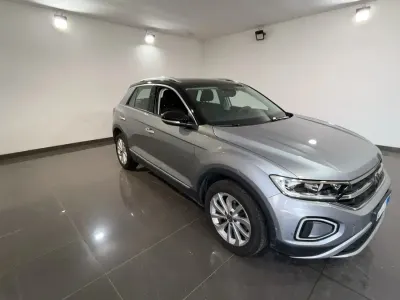 Usata VW T-Roc Style 150 CV (110 kW) 2023 Argento met./tetto nero SUV