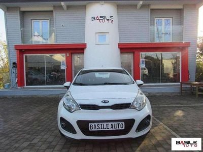 Usata Kia Rio Active 75 CV (55 kW) 2014 Bianco Berlina