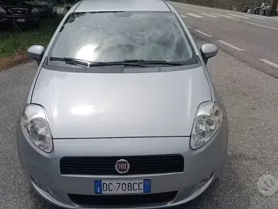 Usata Fiat Grande Punto Dynamic 90 CV (66 kW) 2006 Grigio Utilitaria