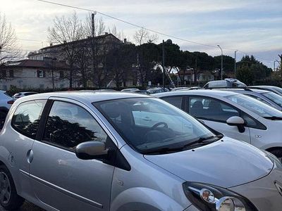 Usado Renault Twingo 75 HP (55 kW) 2011 Cinzento Citadino