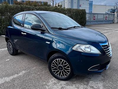 Usata Lancia Ypsilon 80 CV (58 kW) 2016 Blu Utilitaria