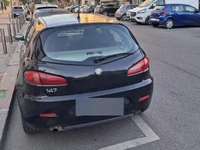 Usata Alfa Romeo 147 105 CV (77 kW) 2008 Nero Utilitaria