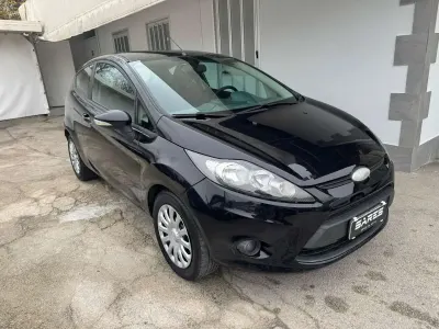 Usata Ford Fiesta Titanium 70 CV (51 kW) 2010 Nero Berlina