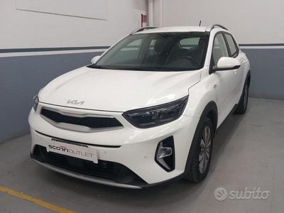Usata Kia Stonic Urban 101 CV (74 kW) 2023 Bianco SUV