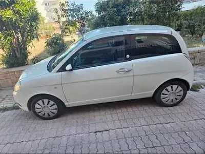 Usata Lancia Ypsilon 95 CV (69 kW) 2009 Bianco Utilitaria