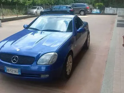 Usata Mercedes SLK200 136 CV (100 kW) 1999 Blu/azzurro Cabrio