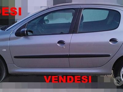 Usata Peugeot 206 68 CV (50 kW) 2002 Grigio Berlina