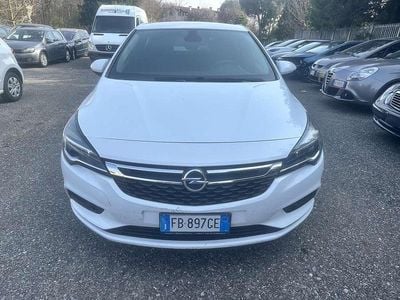 Usata Opel Astra Innovation 106 CV (77 kW) 2015 Bianco Berlina