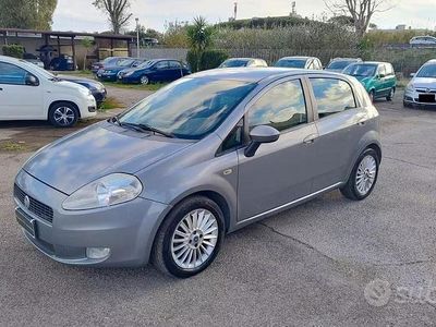 Usata Fiat Grande Punto Emotion 90 CV (66 kW) 2006 Grigio Utilitaria