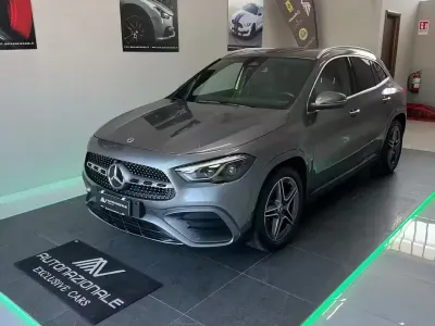 Käytetty Mercedes GLA200 Advanced 150 HP (110 kW) 2023 Harmaa Katumaasturi