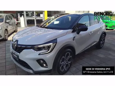 Usata Renault Captur Intens 143 CV (105 kW) 2022 Bianco/nero SUV