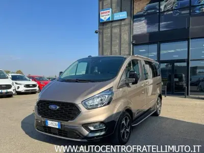 Begagnad Ford Tourneo Active 185 HK (136 kW) 2022 Grå Minibuss