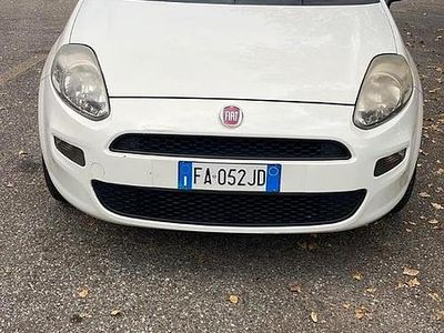 Usata Fiat Grande Punto 65 CV (47 kW) 2015 Bianco Utilitaria