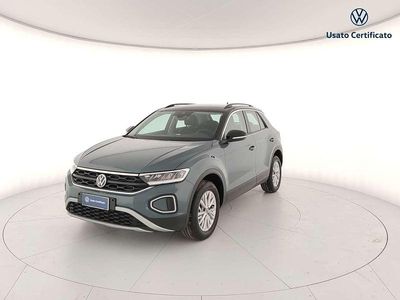 Usata VW T-Roc Life 116 CV (85 kW) 2024 Petrol blue SUV