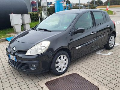 Brugt Renault Clio II Dynamique 75 HK (55 kW) 2007 Sort Sedan