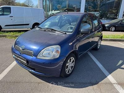 Usata Toyota Yaris 68 CV (50 kW) 2001 Blu Berlina