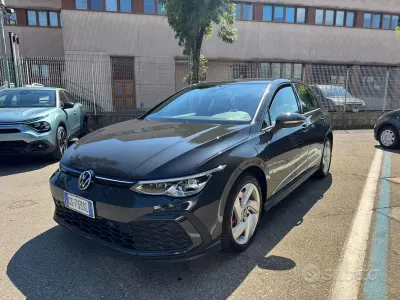 Usata VW Golf VIII GTE 245 CV (180 kW) 2021 Grigio metallizzato Berlina