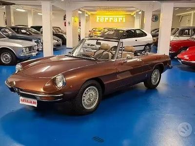 Usata Alfa Romeo Spider 131 CV (96 kW) 1981 Marrone / metallizzato Cabrio