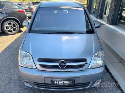 Usata Opel Meriva Cosmo 101 CV (74 kW) 2004 Blu Monovolume