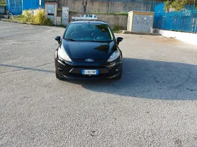 Usata Ford Fiesta 70 CV (51 kW) 2011 Nero Utilitaria