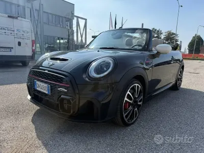 Begagnad Mini John Cooper Works Cabriolet 231 HK (169 kW) 2023 Svart Cab