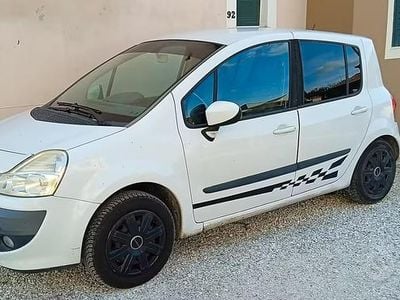 Käytetty Renault Modus 75 HP (55 kW) 2009 Valkoinen Tila-auto