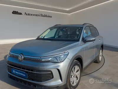 Gebraucht VW Tiguan Life 150 PS (110 kW) 2024 Rot SUV