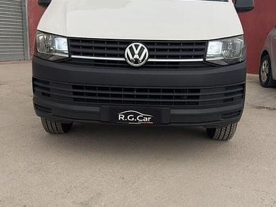 Bianco Usata 2018 VW Caravelle Trendline Monovolume | 18.900 € (Molto cara)