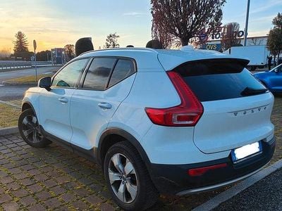 Usata Volvo XC40 Momentum 156 CV (114 kW) 2018 Bianco SUV