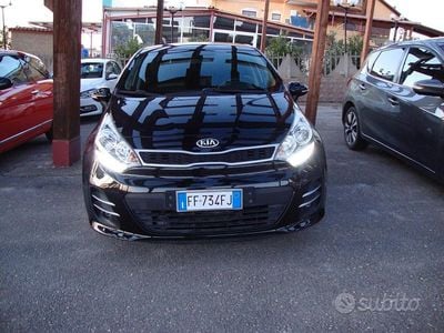 Usata Kia Rio 75 CV (55 kW) 2016 Nero Utilitaria