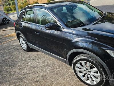 Usata VW T-Roc 115 CV (84 kW) 2019 Nero SUV