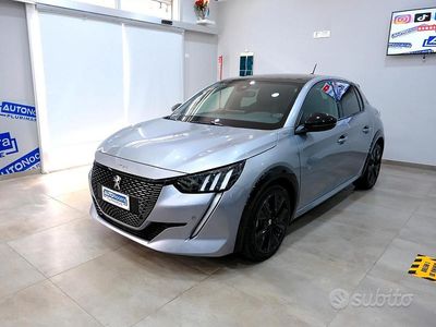 Usata Peugeot 208 GT 131 CV (96 kW) 2023 Grigio Utilitaria